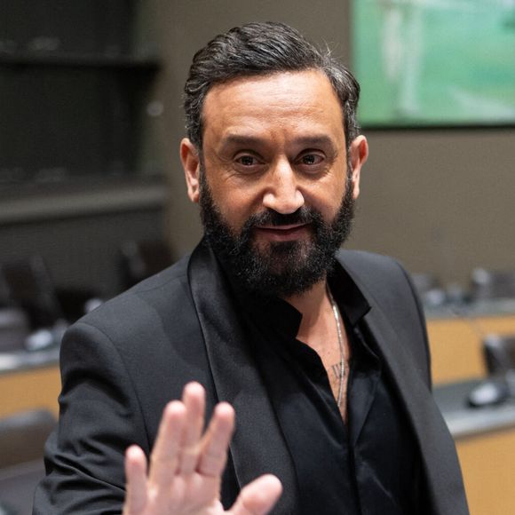 Le présentateur de télévision français Cyril Hanouna assiste à une séance devant la commission d'enquête parlementaire sur l'attribution des fréquences de télévision, à l'Assemblée nationale à Paris, le 14 mars 2024. Le présentateur de « Touche pas à mon poste » sur C8 a été sanctionné par l'Arcom, l'autorité de régulation des médias, pour un montant total de 7,5 millions d'euros. Photo : Raphael Lafargue/ABACAPRESS.COM