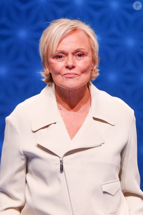 Exclusif - Muriel Robin - Enregistrement de l'émission "La Boîte à secrets", au Studio du Lendit, présentée par F.Bollaert et diffusée le 24 janvier sur France 3. Le 16 décembre 2024
© Christophe Clovis / Bestimage