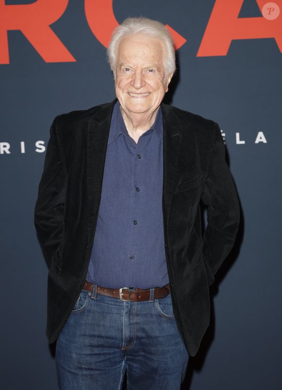 Mais leur idylle s’est brusquement interrompue lorsqu’elle croise la route d'André Dussollier...

André Dussollier - Première du film "Mercato" au cinéma "Le Grand Rex" à Paris, le 17 février 2025.
© Guirec Coadic/Bestimage