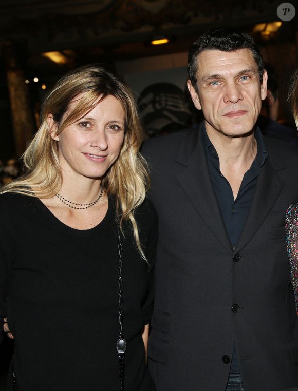 Marc Lavoine et Sarah Poniatowski - Le chanteur Marc Lavoine inaugure sa statue de cire au Musée Grévin à Paris le 1er février 2016. © Denis Guignebourg/Bestimage