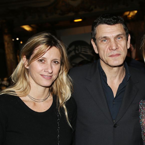 Marc Lavoine et Sarah Poniatowski - Le chanteur Marc Lavoine inaugure sa statue de cire au Musée Grévin à Paris le 1er février 2016. © Denis Guignebourg/Bestimage