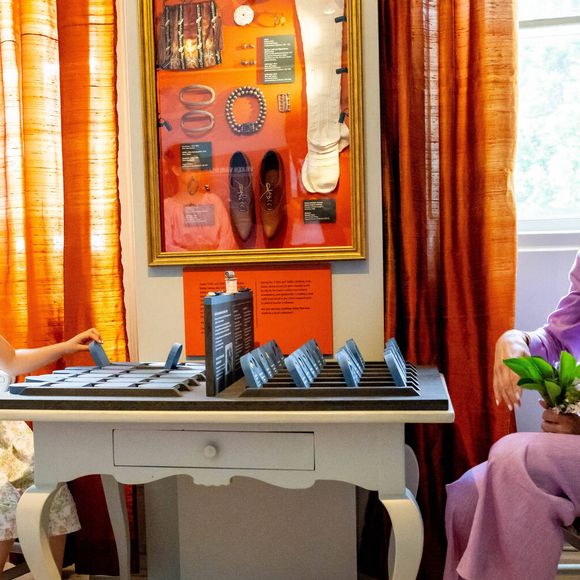 Princesse Madeleine (la princesse Madeleine de Suède), princesse Adrienne, visite à Karlskrona à l'occasion de l'inauguration du cadeau de baptême de la princesse Adrienne au musée de Blekinge à Karlskrona, Suède, 18 juin 2025. © Dana Press / Bestimage