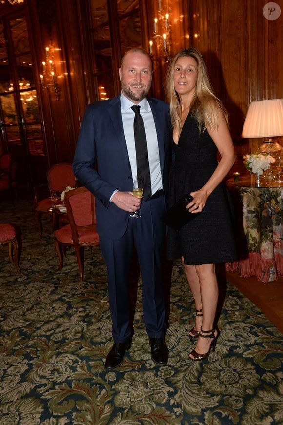 Il y séjourne plusieurs fois par an, avec Gaëlle, sa compagne.

François Damiens et sa compagne - Gala de charité annuel de la "Maud Fontenoy Foundation" à l'hôtel Bristol à Paris, le 4 juin 2015.