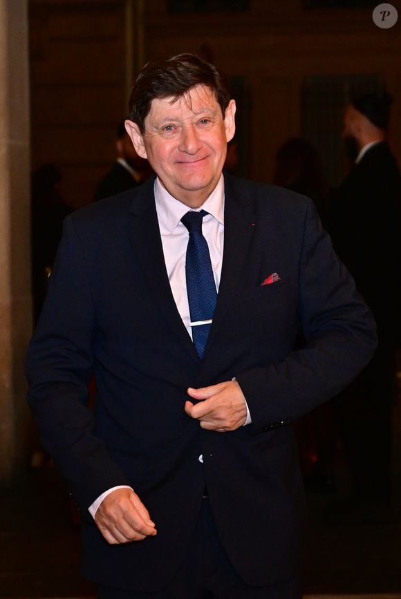 Patrick Kanner au dîner annuel du CCAF (Conseil de coordination des associations arméniennes de France) à l'hôtel du collectionneur à Paris le 11 mars 2025
Comme chaque année, la onzième édition du désormais fameux dîner du CCAF a fait salle comble. 450 personnes se sont retrouvées dans les salons de l'hôtel du collectionneur, à Paris. Lors du cocktail, plusieurs personnalités politiques ont eu l'occasion de s'entretenir avec les invités.
Comme de coutume, un certain nombre de figures intellectuelles étaient également au dîner.
C'est Nelson Monfort qui a présenté la soirée en rappelant que la soirée est l'occasion de nous retrouver et de réaffirmer les liens profonds qui unissent la France et l'Arménie, liens tissés par l'histoire, la culture et des valeurs communes.
Cette soirée incarne à la fois un hommage solennel et un appel à l'action. Hommage envers celles et ceux qui oeuvrent sans relâche pour la cause arménienne; mais appel à la communauté internationale pour qu'elle s'engage résolument pour la justice et la paix.

© Christian Liewig / Bestimage