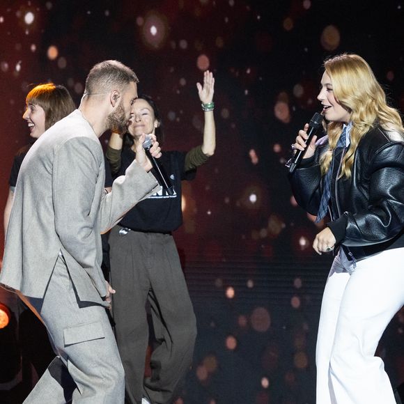 Exclusif - Santa, Matt Pokora et les amis de Santa pour les surprises lors de l'enregistrement de l'émission "La Boîte à secrets", présentée par Faustine Bollaert et diffusée le 17 octobre sur France 3, dans les studios du Lendit à Saint-Denis, France, le 23 septembre 2025. © Cyril Moreau/Bestimage