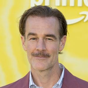 James Van Der Beek à la première de la série "Overcompensating" à Los Angeles © Billy Bennight/ZUMA Press Wire