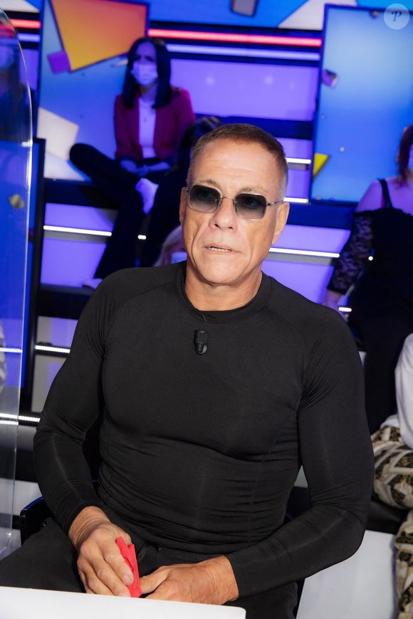 Jean-Claude Van Damme a été opéré début août à la clinique du Parc, près de Montpellier.

Exclusif - Jean-Claude Van Damme (JCVD, venu présenté le film « Le dernier mercenaire » (Production Netflix)) - Enregistrement de l'émission "TPMP (Touche Pas à Mon Poste)", présentée par C.Hanouna et diffusée en direct sur C8 
© Jack Tribeca / Bestimage