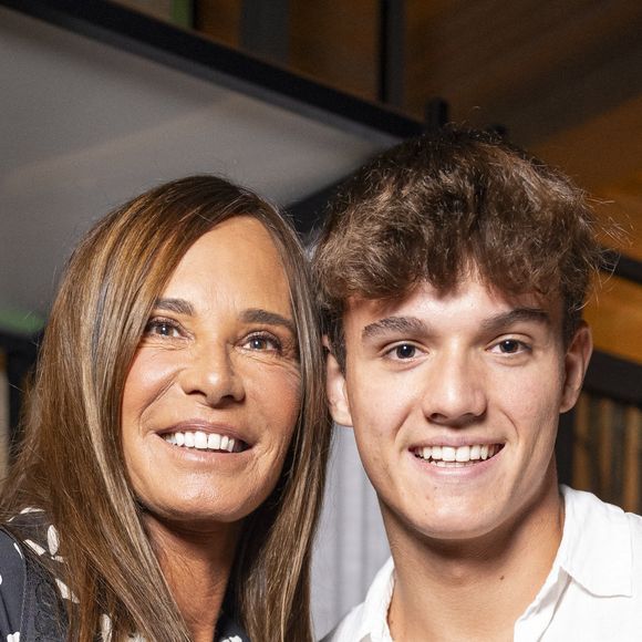 Exclusif - Nathalie Marquay et son fils Tom Pernaut lors de l'inauguration du Restaurant & Bar 19.20 by Norbert Tarayre à l'hôtel Prince de Galles à Paris le 10 octobre 2023.
Le 10 octobre dernier, le tout Paris avait rendez-vous dans ce qui s’annonce  comme le bistrot du Triangle d’Or Parisien. Le Chef Norbert Tarayre aidé de l’agence The Atrenders et l’hôtel Prince de Galles ont organisé une pendaison de crémaillère des plus étonnantes.

Pierre Perusseau / Coadic Guirec / Bestimage