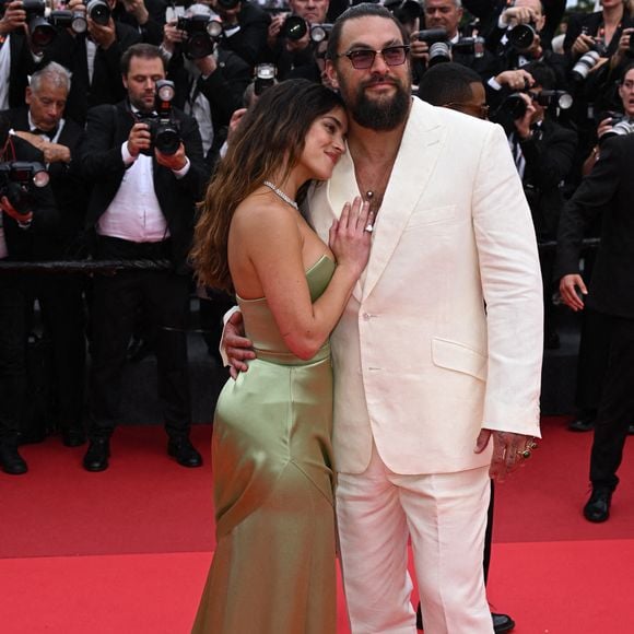 Adria Arjona, Jason Momoa assistant à la projection de "Highest 2 Lowest" au 78ème Festival de Cannes à Cannes, France, le 19 mai 2025. Photo : Doug Peters/PA Wire.