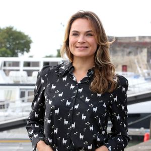 Mélanie Maudran au photocall de la série "Un si grand soleil" lors de la 23ème édition du Festival de la Fiction tv de la Rochelle 2021 le 18 septembre 2021.

© Jean-Marc Lhomer / Bestimage