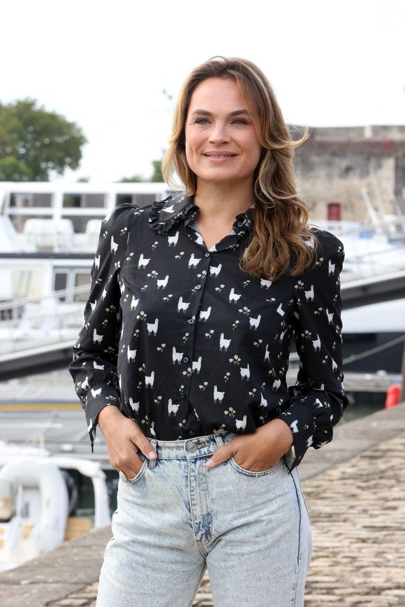 Mélanie Maudran au photocall de la série "Un si grand soleil" lors de la 23ème édition du Festival de la Fiction tv de la Rochelle 2021 le 18 septembre 2021.

© Jean-Marc Lhomer / Bestimage