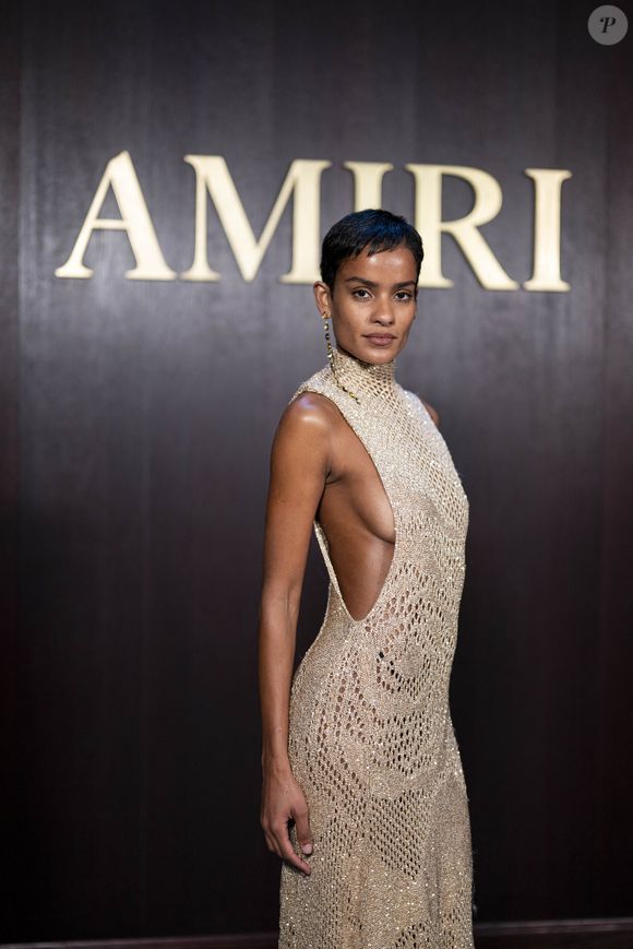Narah Baptista décrit ensuite Caetano comme "le plus grand amour du monde" et de sa "vie entière".

Narah Baptista - Les célébrités au défilé Amiri "Collection Homme Prêt-à-Porter Automne/Hiver 2026-2027" lors de la Fashion Week de Paris, le 22 janvier 2026. © 
Pierre Perusseau / Bestimage