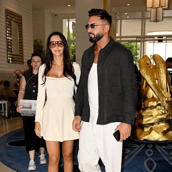 Nabilla Benattia et son mari Thomas Vergara quittent l'hôtel Martinez lors du 77ème Festival International du Film de Cannes (14 - 25 mai 2024), le 20 mai 2024. (Backgrid UK/ Bestimage).