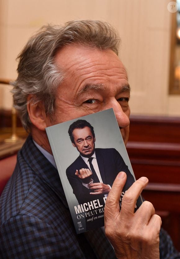 Michel Denisot - Cocktail pour la sortie du livre de Michel Denisot " On peut rire de tout, sauf en mangeant de la semoule" aux Deux Magots à Paris le 15 mars 2023. © Veeren/ Bestimage