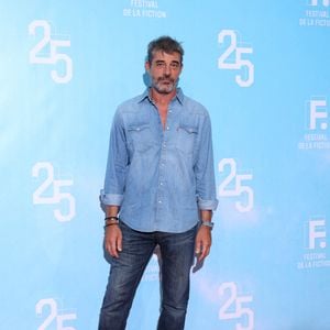 Pour l'occasion, Thierry Neuvic était entouré de ses proches.

Thierry Neuvic au photocall de la mini-série "Infiltré(e)" lors de la 25ème édition du Festival de la fiction de la Rochelle, France, le 15 septembre 2023. © Denis Guignebourg/BestImage