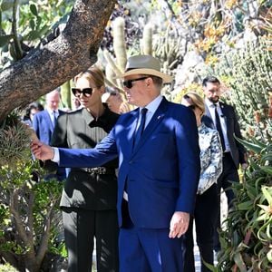 Le prince Albert II de Monaco, sa femme la princesse Charlene et la princesse Caroline de Hanovre ont pu découvrir les travaux d'aménagements réalisés pendant 5 ans au jardin exotique de Monaco avant son ouverture au public le 30 mars.© Bruno Bebert / Bestimage