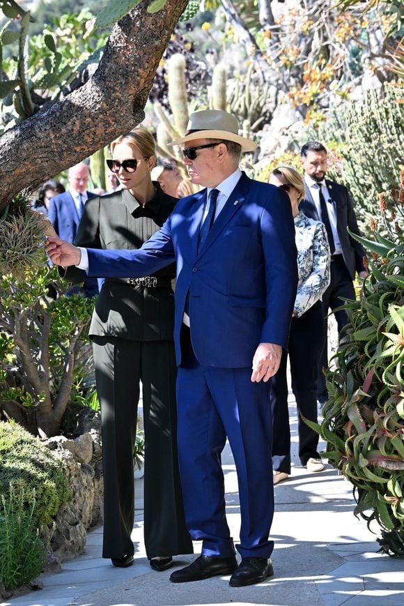 Le prince Albert II de Monaco, sa femme la princesse Charlene et la princesse Caroline de Hanovre ont pu découvrir les travaux d'aménagements réalisés pendant 5 ans au jardin exotique de Monaco avant son ouverture au public le 30 mars.© Bruno Bebert / Bestimage