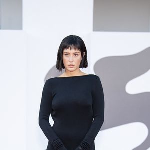 Avant l’annonce du palmarès de la Mostra de Venise, les stars ont foulé une dernière fois le tapis rouge...

Adele Exarchopoulos lors de la cérémonie de clôture du 82ème Festival International du Film de Venise (La Mostra), Italie. © SGP/Bestimage