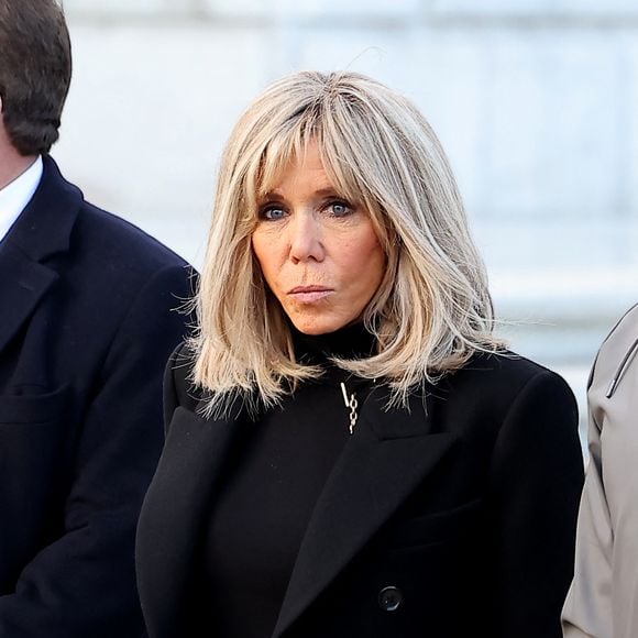 Info - Décès de Anne-Marie Trogneux, soeur de Brigitte Macron à l’âge de 93 ans - Info - Agression de Jean-Baptiste Trogneux à Amiens : deux hommes condamnés à un an et 15 mois de prison ferme - La première dame Brigitte Macron lors d'une cérémonie au cimetière national d’Arlington en Virginie le 30 novembre 2022.

© Dominique Jacovides / Bestimage