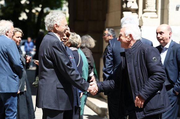 Nelson Monfort, journaliste assistant à la cérémonie d'enterrement de Daniel Bilalian à l'église Saint-Pierre de Neuilly-sur-Seine, près de Paris, France, le 22 mai 2025. Photo par Raphael Lafargue/ABACAPRESS.COM