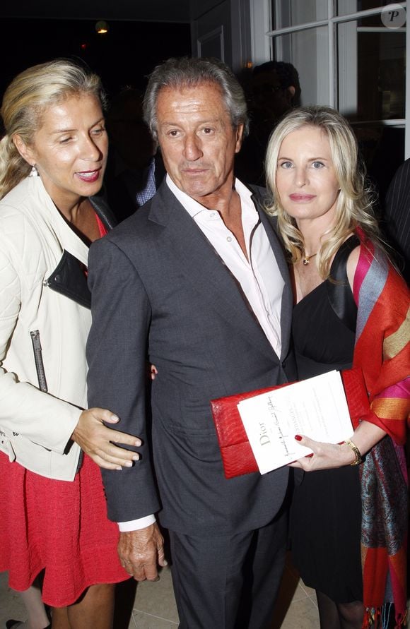 Philippe Junot et des amies - Les vendanges de l'avenue Montaigne chez Dior à Paris le 11 septembre 2012.

Photo : BERTRAND RINDOFF PETROFF / BESTIMAGE