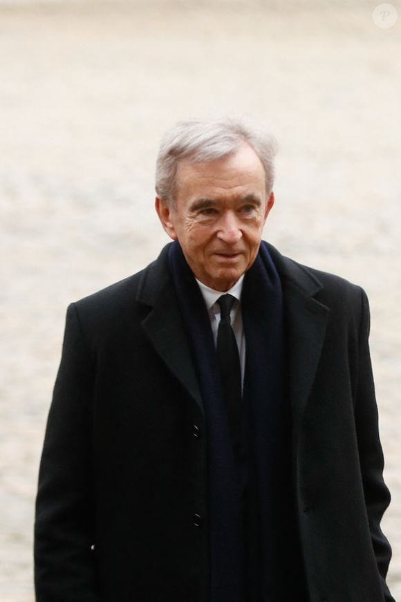 Exclusif - Bernard Arnault - Obsèques de Yvon Gattaz (ancien président du Conseil national du patronat français (CNPF), l’ancêtre du MEDEF) en la Cathédrale Saint-Louis-des-Invalides à Paris le 17 décembre 2024. © Christophe Clovis/Bestimage