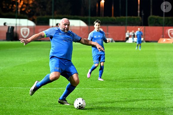 Mokhtar et louis Ducruet durant la première édition du « match des légendes » opposant l'équipe des Légendes, les anciens de Cannes, à l'équipe des Etoiles avec pour capitaine Didier Deschamps, au stade Pierre de Coubertin à Cannes, le 30 octobre 2025. Les Légendes cannoises, coachées par Luis Fernandez et supportées par Zinedine Zidane qui portait les couleurs cannoises, mais qui n'a pas joué, ont remporté le match 3 à 2. Tous les bénéfices de la soirée seront reversés aux associations les Etoiles de l'Espoir, à l'association Adrien et à l'association Clin d'Oeil, qui oeuvrent pour les plus démunis et la jeunesse. © Bruno Bebert / Dominique Jacovides / Bestimage