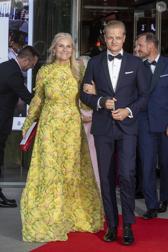 La princesse Mette-Marit de Norvège, Marius Hoelby - Soirée de gala à l'occasion du 18 ème anniversaire de la princesse Ingrid Alexandra de Norvège à Oslo, le 16 juin 2022. 
Crédit : Dana Press / Bestimage