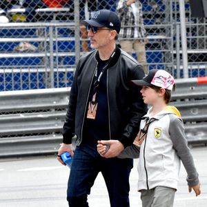 Gad Elmaleh et son fils Raphaël durant le 6eme Monaco E-Prix à Monaco, le 6 mai 2023. 
Bruno Bebert / Bestimage