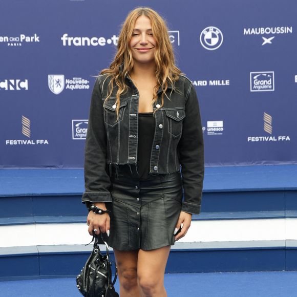 Izïa Higelin - Arrivées au cinéma CGR lors de la 18ème édition du Festival du Film Francophone de Angoulême (FFA) le 27 août 2025.
© Coadic Guirec / Bestimage