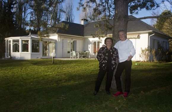 Herbert Leonard et sa femme Cléo chez eux à Barbizon en 2016. © JLPPA / Bestimage