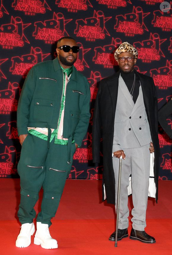 Gims, Dadju lors de la 23ème édition des NRJ Music Awards 2021 au Palais des Festivals de Cannes, le 20 novembre 2021.
© Dominique Jacovides/Bestimage