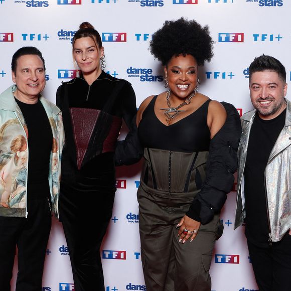 Une figure de "Danse avec les stars" a raconté une incroyable histoire sur Instagram

Jean-Marc Généreux, Fauve Hautot, Mel Charlot, Chris Marques - Photocall pour le lancement de la nouvelle saison de l'émission "Danse avec les stars(DALS)" à la Tour TF1 à Boulogne-Billancourt. 
© Christophe Clovis / Bestimage