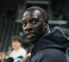 Quatorze ans après avoir quitté la France, Omar Sy fait des révélations sur sa nouvelle vie américaine et sur comment son grand exil a transformé sa vision du métier et sa carrière internationale.

Omar Sy - Les célébrités assistent à la victoire du club Paris Basketball face au Baskonia Vitoria (67-65) à l'Adidas Arena à Paris. © Jonathan Rebboah / Panoramic / Bestimage
