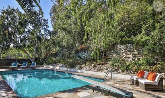 Lady Gaga vend sa maison de Los Angeles à Elizabeth Lizzy Jagger pour 6,5 millions de dollars. Anciennement acquise par F.Zappa, la propriété, composée de six chambres et cinq salles de bains, avait été achetée environ 5,3 millions de dollars par la chanteuse et actrice en 2016. Le 19 novembre 2021.
Backgrid UK/ Bestimage