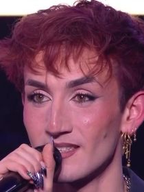 Victor (Star Academy) avant le château : des images de lui prises dans les rues de Paris refont surface