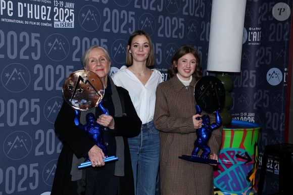 Les comédiennes Hélène Vincent et Juliette Gasquet ont toutes les deux remporté le Prix d'interprétation féminine ex-equo

Hélène Vincent et Juliette Gasquet, Prix d'interprétation féminine ex-equo, Enya Baroux - Photocall des lauréats de la 28ème édition du Festival international du film de comédie de l'Alpe d'Huez le 18 janvier 2025. © Dominique Jacovides / Bestimage