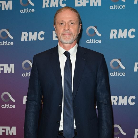 Il a conclu par un message sans détour : "Cassez-vous, on veut plus de vous".

Emmanuel Petit - Conférence de rentrée 2022/2023 BFM TV à Paris le 6 septembre 2022. © Coadic Guirec/Bestimage
