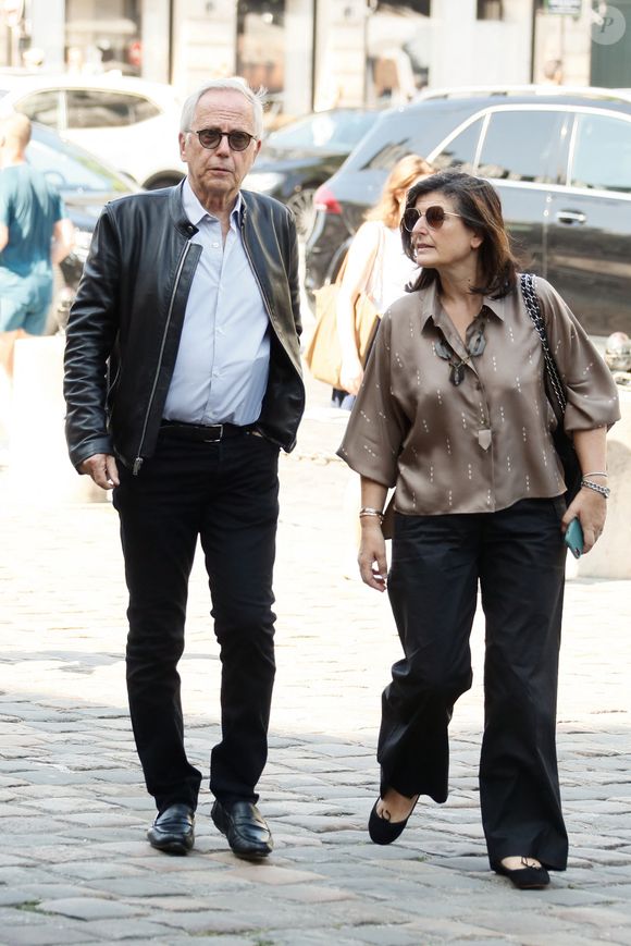 Alors ce vendredi, Fabrice Luchini avait bien besoin du soutien de la femme qu'il aime

Fabrice Luchini et sa compagne Emmanuelle Garassino - Arrivées aux obsèques de Philippe Labro en l'église de Saint-Germain-des-Prés à Paris le 13 juin 2025. © Dominique Jacovides - Christophe Clovis / Bestimage