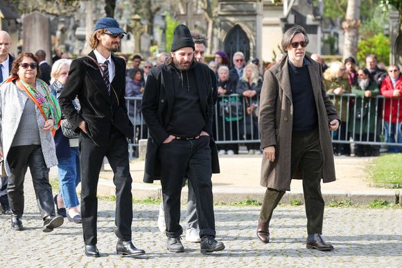 Vincent Macaigne aux arrivées des obsèques d'Emilie Dequenne au cimetière Père Lachaise à Paris, France, le 26 mars 2025. © Cyril Moreau/Bestimage