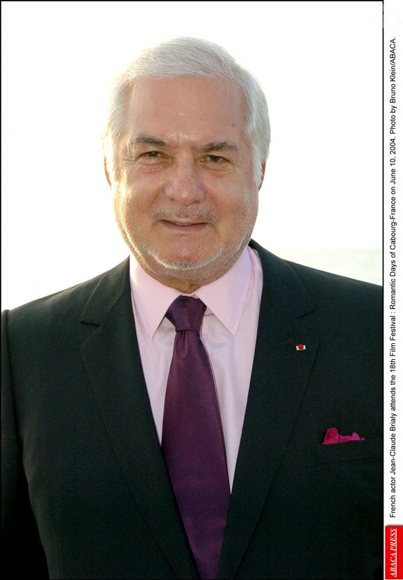 L'acteur français Jean-Claude Brialy assiste au 18ème Festival du Film : Journées Romantiques de Cabourg-France le 10 juin 2004. Photo par Bruno Klein/ABACA.