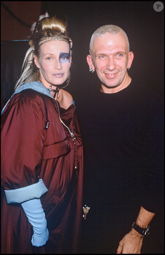 Estelle Lefébure et Jean Paul Gaultier en 1995
©RINDOFF-GARCIA / BESTIMAGE