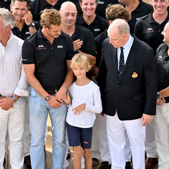 Beatrice Borromeo et Pierre Casiraghi avaient déjà deux enfants, deux garçons.

Le prince Albert II de Monaco a félicité les vainqueurs de l'Admiral’s Cup 2025, les 2 équipages du Yacht Club menés par Pierre Casiraghi, vice-président du Y.C.M. à la barre de Jolt 6 et Peter Harrison sur Jolt 3 le 14 septembre 2025.
© Claudia Albuquerque / Bestimage