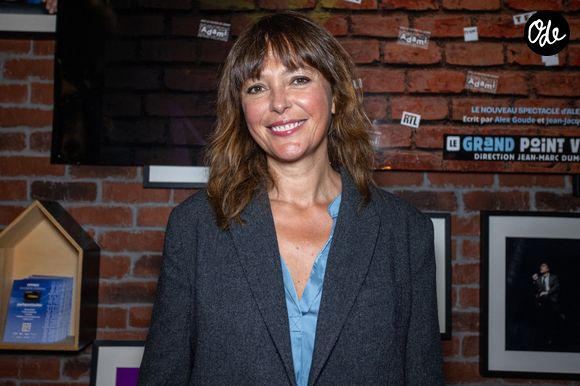 Sandrine Quetier lors de la séance photo pour et avec la pièce « Tout va mal ? » d'Alex Goude et Jean-Jacques Thibaud, Paris, France, le 13 octobre 2025. Photo de Franck Derouda/ABACAPRESS.COM