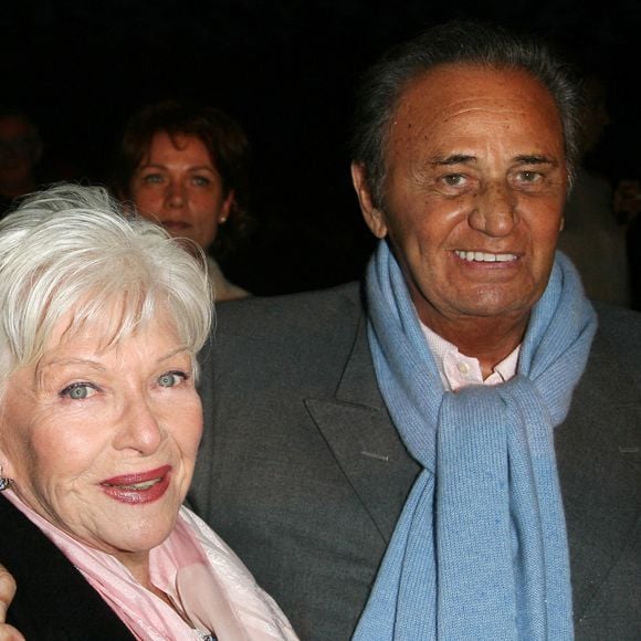 Line Renaud et Roger Hanin assistent à l'ouverture de la chaîne 'IDF1' pour la TNT à l'Aquaboulevard à Paris, France, le 20 mars 2008. Photo par Denis Guignebourg/Abaca