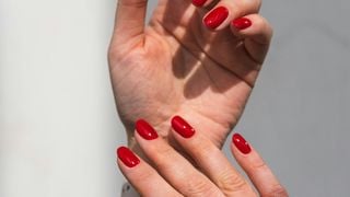 Manucure : repousser les cuticules est tentant mais c’est pourtant une très mauvaise habitude, découvrez pourquoi