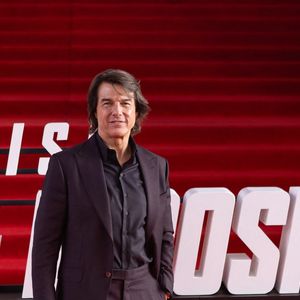 21 mai 2025, Mexico, Mexique : TOM CRUISE et le réalisateur CHRISTOPHER MCQUARRIE ont assisté à la première de ''Mission Impossible : Dead Reckoning" à l'Auditorium national, où ils ont signé des autographes et foulé le tapis rouge. © Cristian Leyva/ZUMA Press Wire