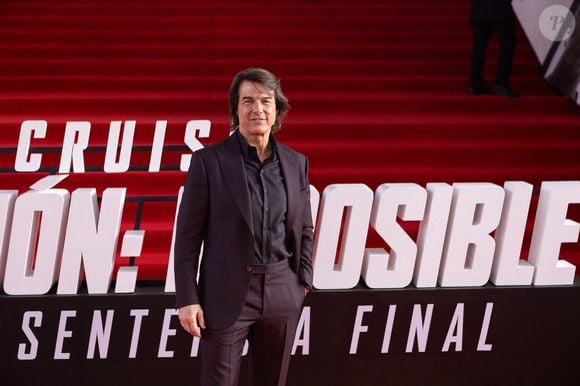 21 mai 2025, Mexico, Mexique : TOM CRUISE et le réalisateur CHRISTOPHER MCQUARRIE ont assisté à la première de ''Mission Impossible : Dead Reckoning" à l'Auditorium national, où ils ont signé des autographes et foulé le tapis rouge. © Cristian Leyva/ZUMA Press Wire