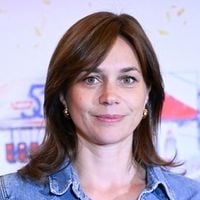 A plus de 600km de Paris, Nathalie Péchalat, la mère des filles de Jean Dujardin, renoue avec ses premières amours