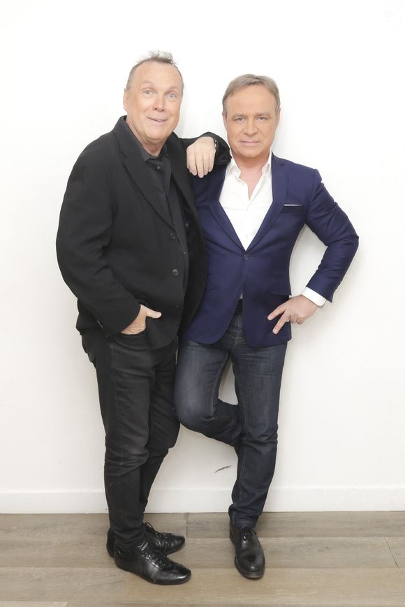 Exclusif -  Julien Lepers, Fabien Lecoeuvre - Julien Lepers pose en marge de sa venue à l’émission TPMP People, enregistrée le 10/03/2023, présentée par M.Delormeau et diffusée le 11/03/2023 - Paris le 11/03/2023 - © Jack Tribeca / Bestimage